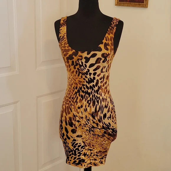 💥Animal Print Dress with Hoodie💥 - Picture 4 of 11